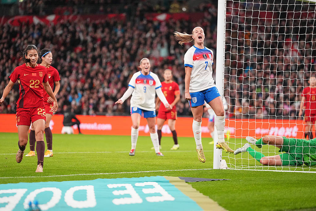 体坛联播｜中国女足0比8不敌英格兰，曼城拜仁补时绝杀